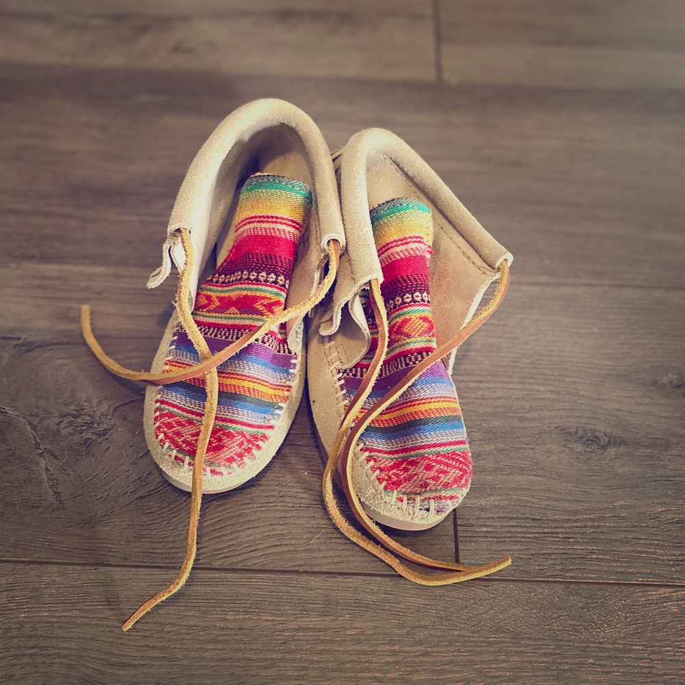 Minnetonka Fringe Moccasins multicolored